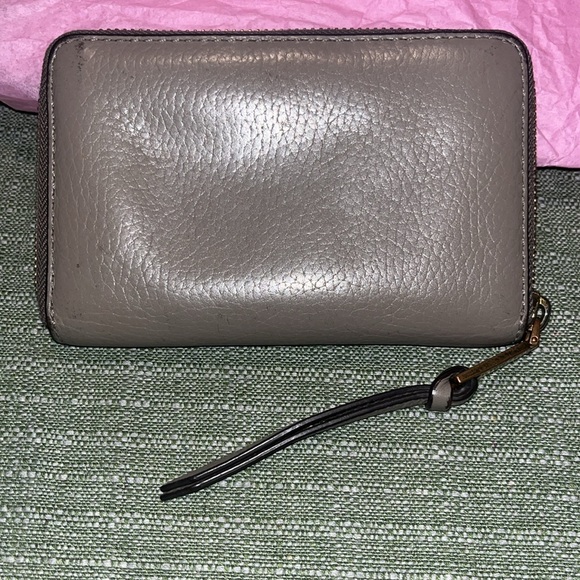 Marc Jacobs Recruit Zip Around Softshot Leather Bi-fold Wallet in Mink /Tan EUC - Picture 7 of 12